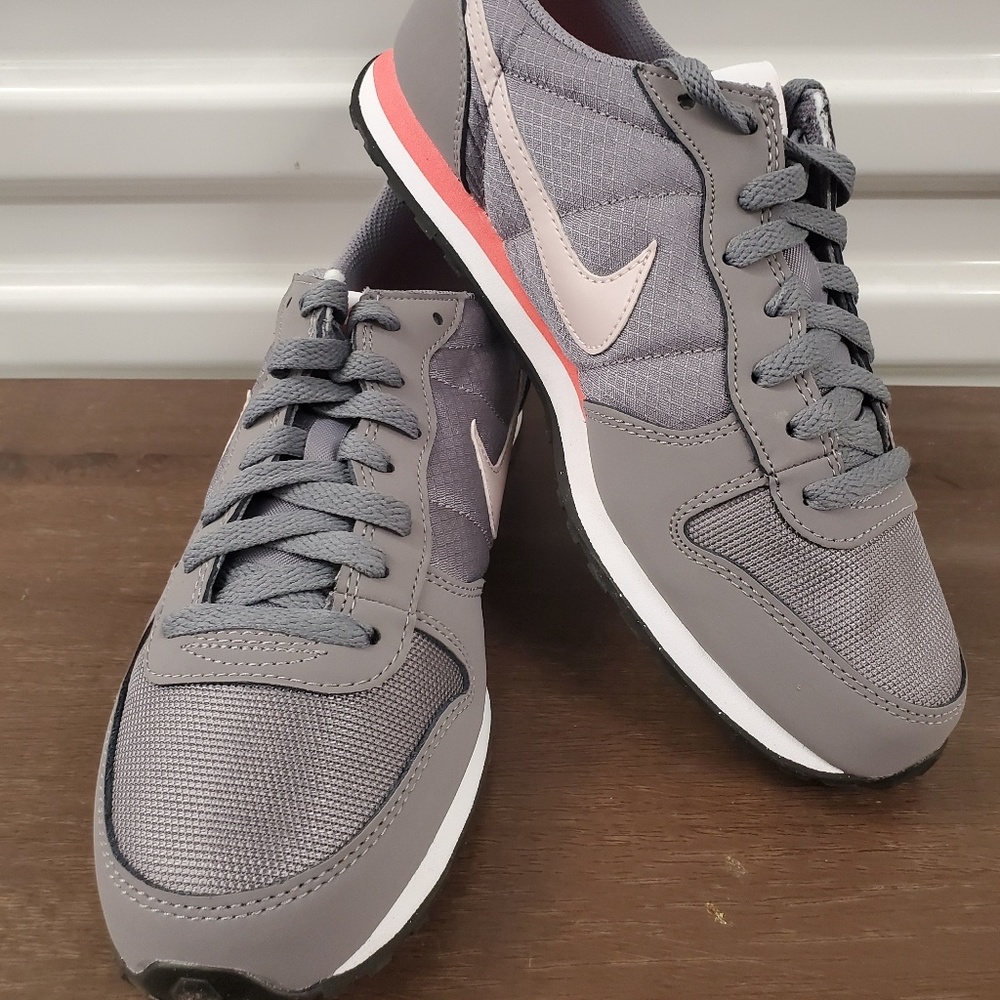 Womens Nike Gennico Athletic Sneakers